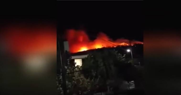 Εικόνες από την μεγάλη φωτιά στον Σχίνο Κορινθίας