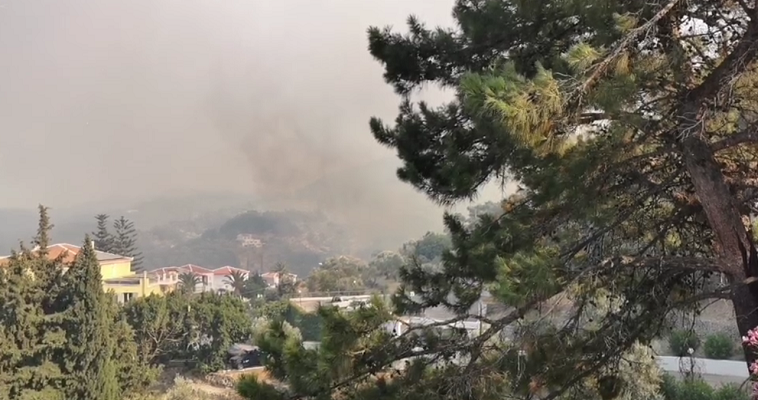 Το ρωσικό Μπεριέβ μπαίνει στην μάχη για την κατάσβεση της πυρκαγιάς στην Σάμο