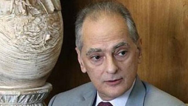 Γιατί ανεκλήθη ο πρέσβης στο Κάιρο και μετακινείται ο πρέσβης στη Λευκωσία, Κόμπρα