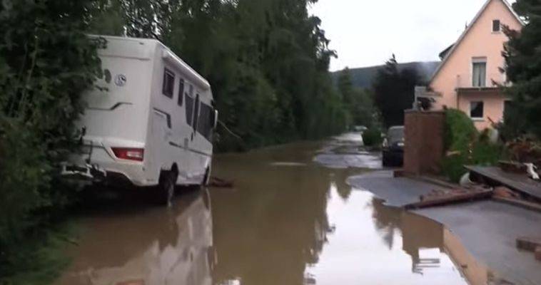 Νεκροί από βροχοπτώσεις σε Γερμανία και Βέλγιο (video)
