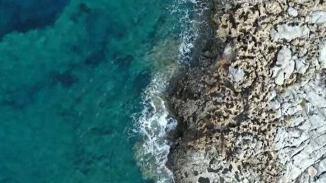 H μαγευτική πέτρινη πισίνα της Μάνης (video)