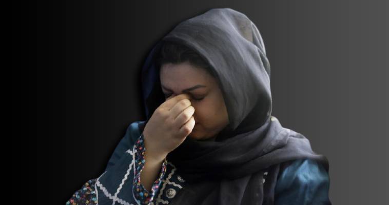 Ταλιμπάν γελάει σε ερώτηση δημοσιογράφου για τις γυναίκες