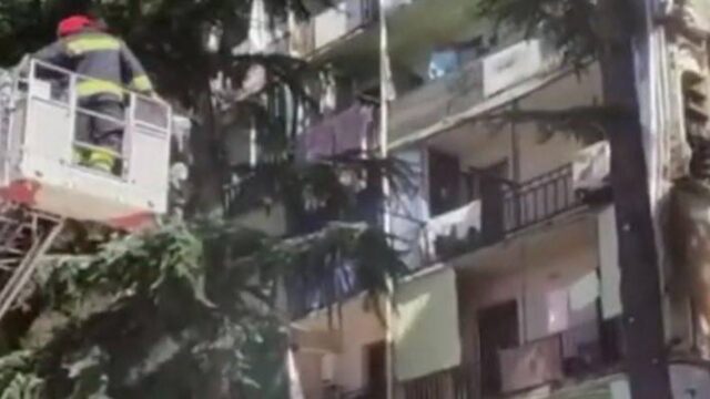 Κατάρρευση πολυκατοικίας στη Γεωργία (video)