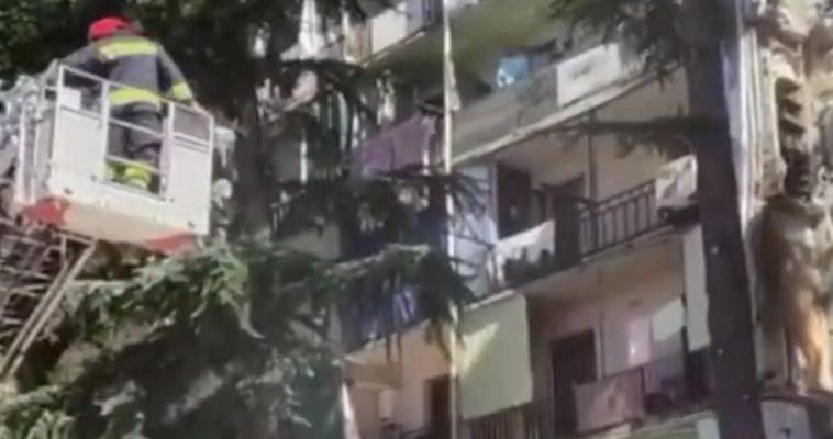 Κατάρρευση πολυκατοικίας στη Γεωργία (video)