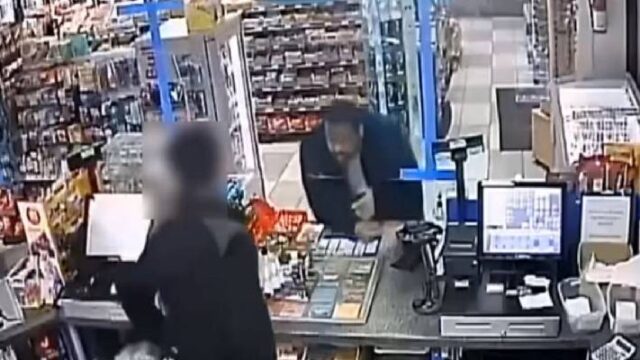 Αιματηρή ληστεία στις ΗΠΑ – Σηκώθηκε μετά από σφαίρα στο κεφάλι ο ταμίας! (video)