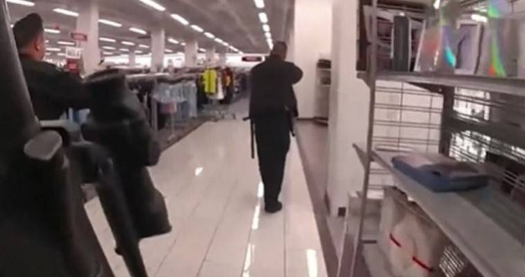 Αστυνομικoί σκότωσαν κατά λάθος δεκατετράχρονη (video)