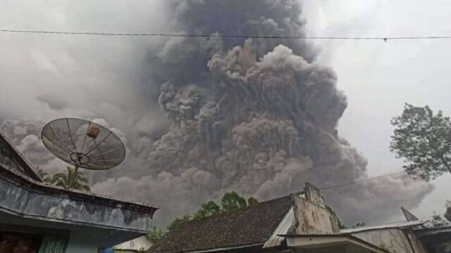 Έκρηξη ηφαιστείου στην Ινδονησία (video)