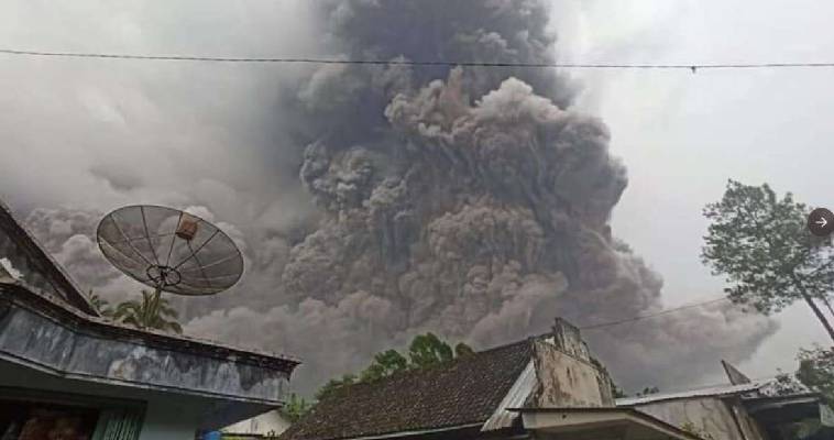 Έκρηξη ηφαιστείου στην Ινδονησία (video)