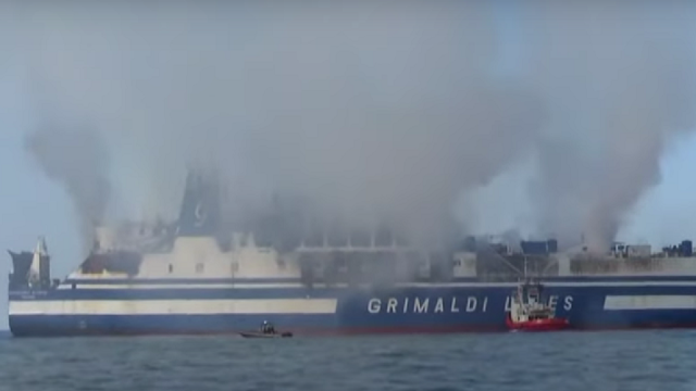 Πως εντοπίστηκε ο αγνούμενος στο φλεγόμενο πλοίο