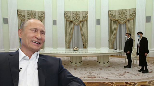 Στο τραπέζι-παγοδρόμιο έβαλε ο Πούτιν τον Μακρόν, Νεφέλη Λυγερού