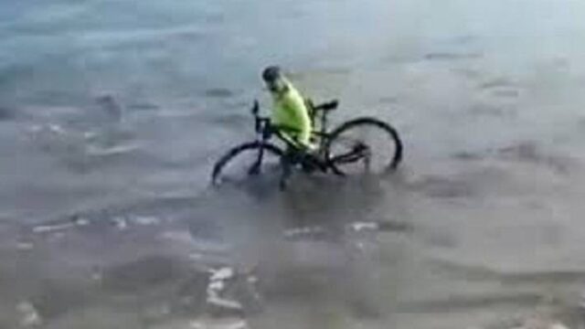 Περιπατητικοί μονόλογοι – Ο ποδηλάτης έχει πάντα δίκιο, Ε.Λ.Φ.