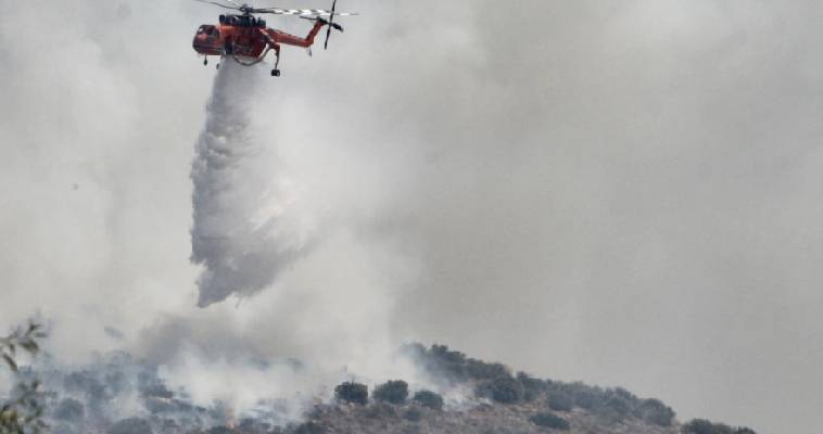 Συναγερμός σε Βούλα Γλυφάδα από την μεγάλη πυρκαγιά – Εκκενώνεται το Πανόραμα