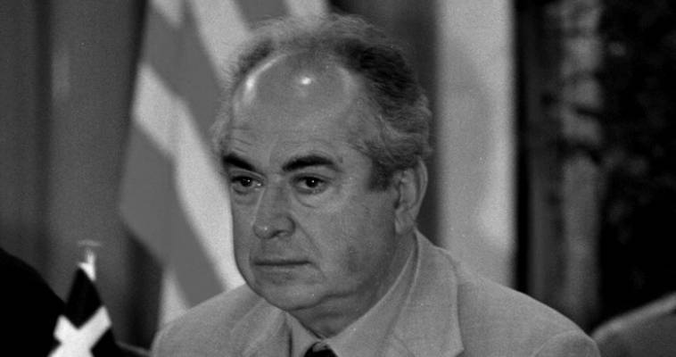 Έφυγε από την ζωή ο πτέραρχος εα και πρώην υπουργός Δ. Αποστολάκης,