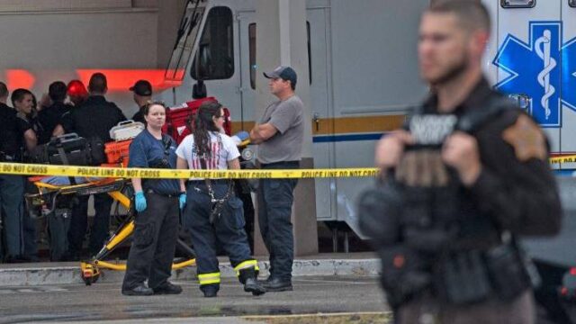 Νέο μακελειό στις ΗΠΑ με τέσσερις νεκρούς σε mall στο Γκρίνγουντ,