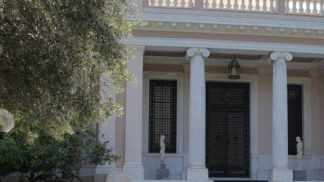 Δρομολογούν εξελίξεις οι παραιτήσεις Δημητριάδη και διοικητή της ΕΥΠ,