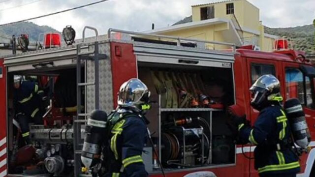 Φωτιά στο Σχίνο Μεσσηνίας - Μήνυμα για εκκένωση στο Μεσοχώρι,