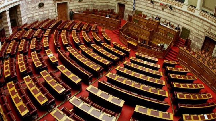 Τροπολογία Κασιδιάρη: "Ένα βήμα πίσω" ζήτησε ο Τσίπρας