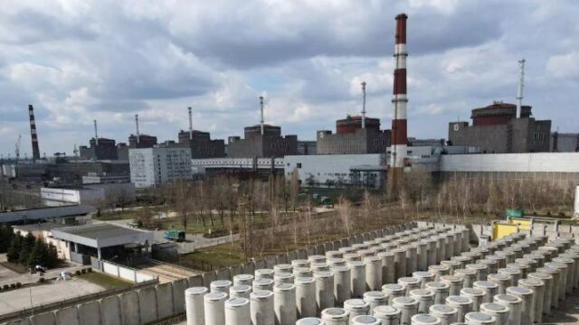 Βομβαρδίζεται ο πυρηνικός σταθμός στη Ζαπορίζια - Συναγερμός για διαρροή,