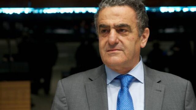 Θολώνουν τα νερά οι δηλώσεις Αθανασίου