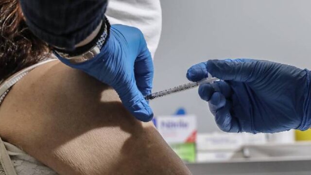 Από πότε ξεκινά ο εμβολιασμός για "΄Ομικρον" και ποιούς αφορά, Όλγα Μαύρου