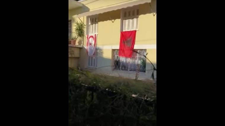 Παπάγου: Άγνωστοι ανήρτησαν σημαία του Ψευδοκράτους! (video)