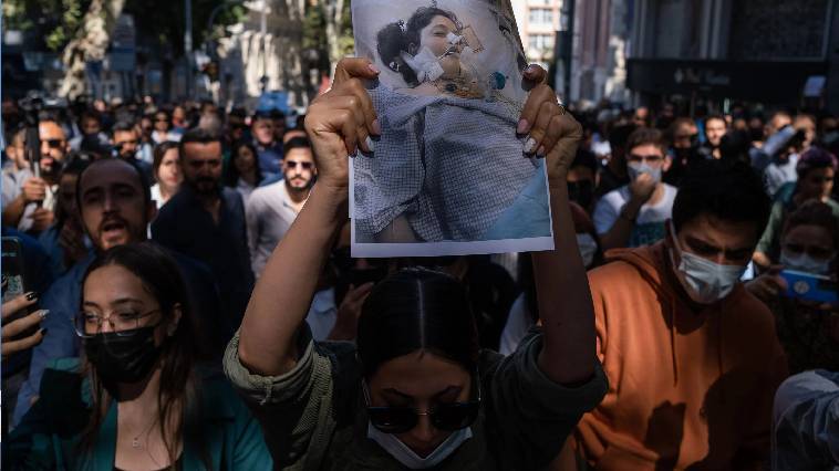 Γιατί κλιμακώνεται ο αναβρασμός στο Ιράν – Μαζικές συλλήψεις