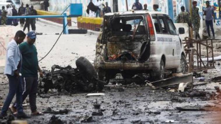 Μακελειό στη Σομαλία από βομβιστική επίθεση στο υπουργείο Παιδείας,