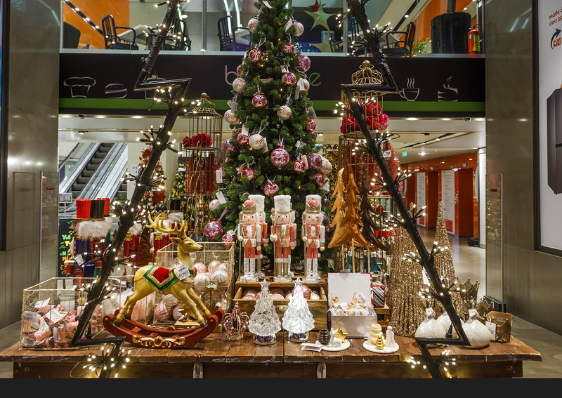 Σε εορταστικούς ρυθμούς η αγορά - Ξεκινούν καλάθια Χριστουγέννων και Αϊ Βασίλη