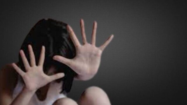 Δίωξη συγγραφέα παιδικών βιβλίων για κατοχή παιδικής πορνογραφίας