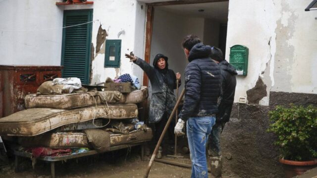 Νεκρός και αγνοούμενοι στο ιταλικό νησί Ίσκια από κατολίσθηση