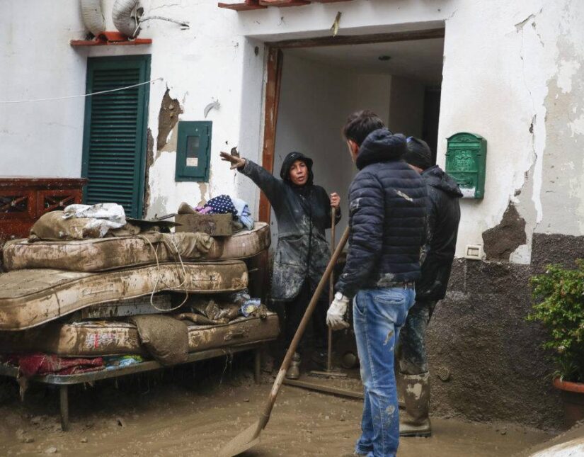 Νεκρός και αγνοούμενοι στο ιταλικό νησί Ίσκια από κατολίσθηση