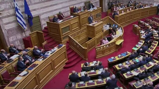 Ο τραγικός κοινοβουλευτικός “θίασος” και το ελληνικό αδιέξοδο