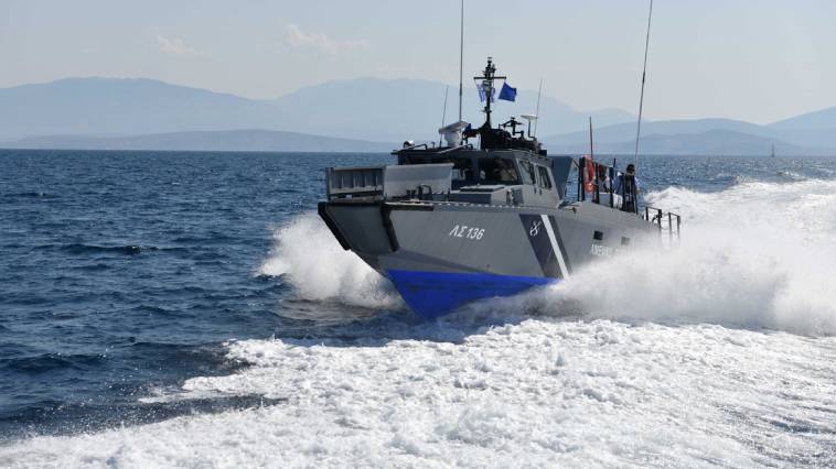 Τρεις νεκροί και 25 αγνοούμενοι από λέμβο μεταναστών στη Σάμο