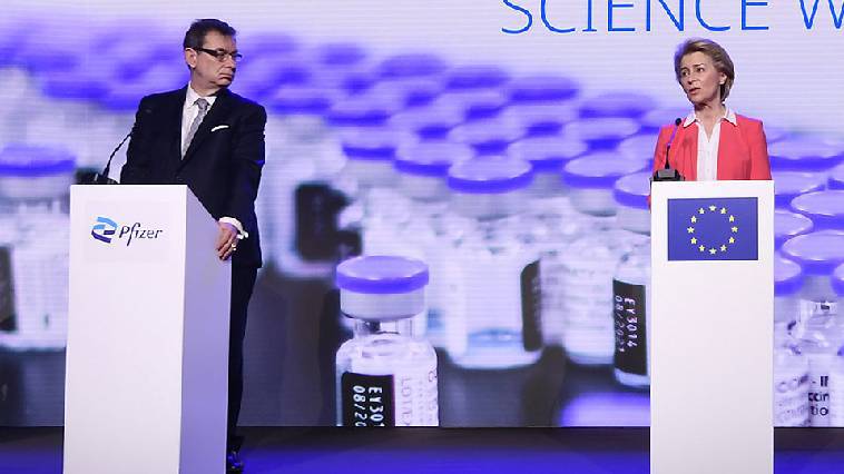 ΝΥΤ: Μηνύουν την φον ντερ Λαϊεν για τα sms σε Μπουρλά