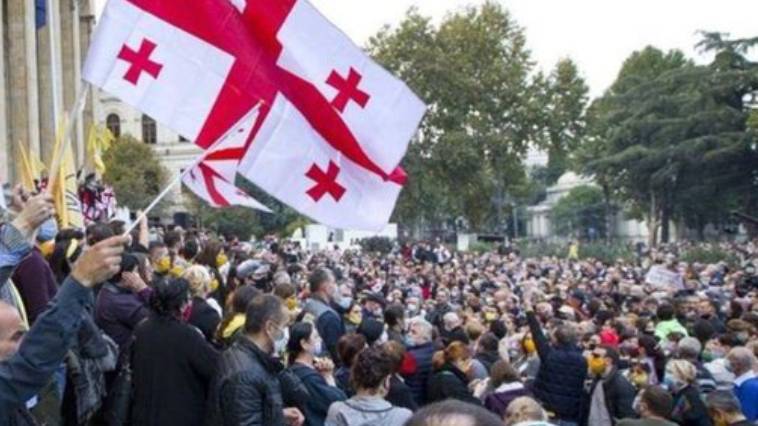 Σε πολιτική κρίση η Γεωργία: Η κυβέρνηση θεωρεί τις ΜΚΟ ξένους πράκτορες,