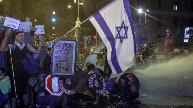 Πολιτική κρίση στο Ισραήλ με την αποπομπή του υπουργού Άμυνας