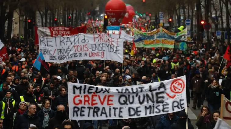 "Βουλιάζει" από διαδηλώσεις η Γαλλία – Απαγόρευση συγκεντρώσεων στο Παρίσι