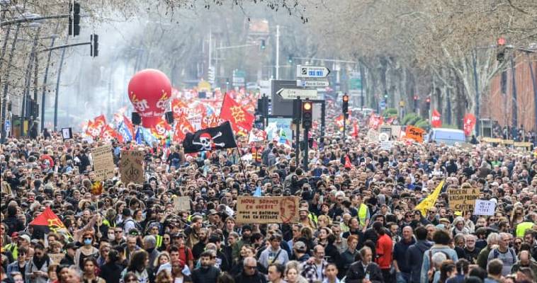 Γαλλία: Νέα επεισόδια στις διαδηλώσεις για το ασφαλιστικό