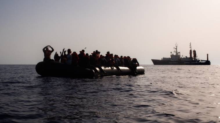 Καθημερινά ναυάγια στη Μεσόγειο - 1.700 μετανάστες στη Λαμπεντούζα,