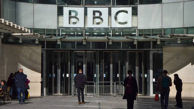 Γιατί παραιτήθηκε ο Πρόεδρος του BBC