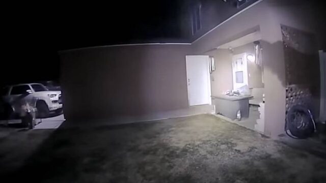 ΗΠΑ: Αστυνομικοί σκότωσαν 53χρονο μετά από έφοδο σε λάθος σπίτι! (video)