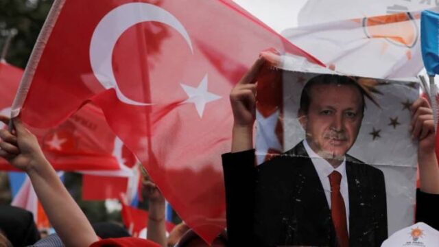 Γιατί ο Ερντογάν παραμένει ακλόνητος ηγέτης των Τούρκων, Κρινιώ Καλογερίδου