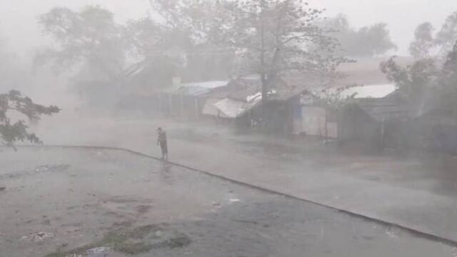 O κυκλώνας Mocha χτυπά άγρια Μπαγκλαντές και Μιανμάρ (video),