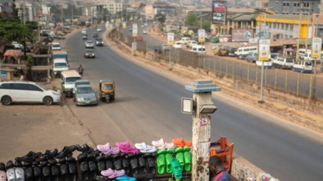 Επίθεση ενόπλων σε αμερικανικό κονβόι στη Νιγηρία (video),