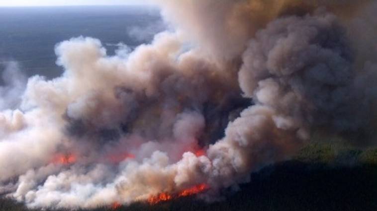 Πυρκαγιές σαρώνουν και τις ανατολικές ακτές του Καναδά (video),