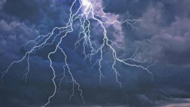 Νέες καταιγίδες σήμερα – Μήνυμα 112 σε Εύβοια, Μαγνησία, Σποράδες,