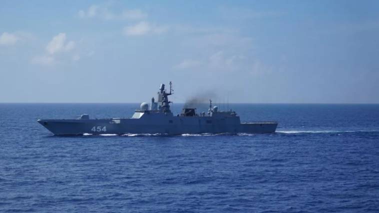 Αιγαίο: Για διάσωση μεταναστών από ρωσική φρεγάτα μιλά η Μόσχα