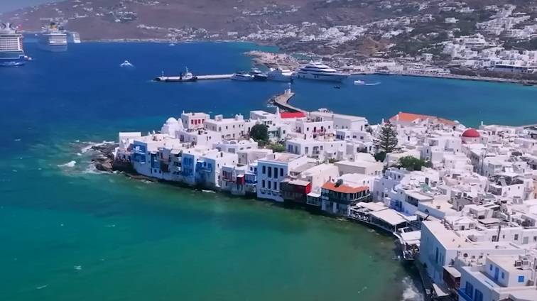 Η χρυσή ξαπλώστρα έφερε το "No Mykonos", Όλγα Μαύρου