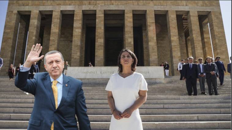 "Πρέσβης" της Άγκυρας στην ΕΕ η Μπέρμποκ! – Τον τουρκικό χαβά της η Γερμανία, Αλέξανδρος Τάρκας