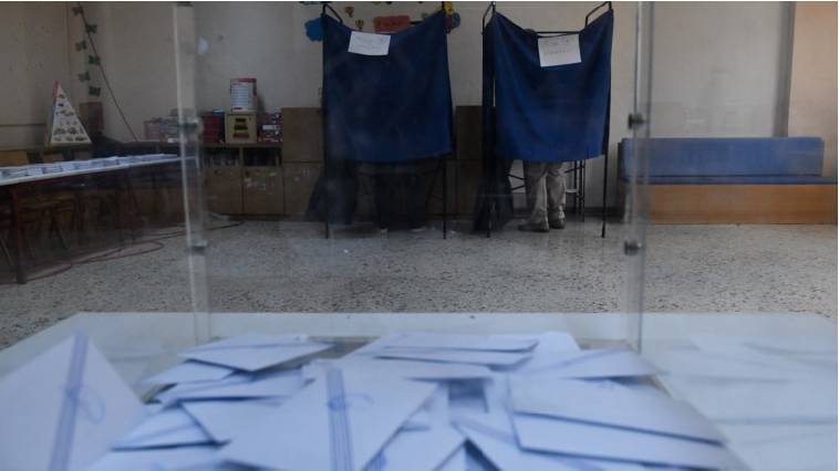 Δημοσκόπηση για πρόθεση ψήφου & Κεντροαριστερά – Γιατί ο Κασσελάκης “άδειασε” την Τζάγκρη